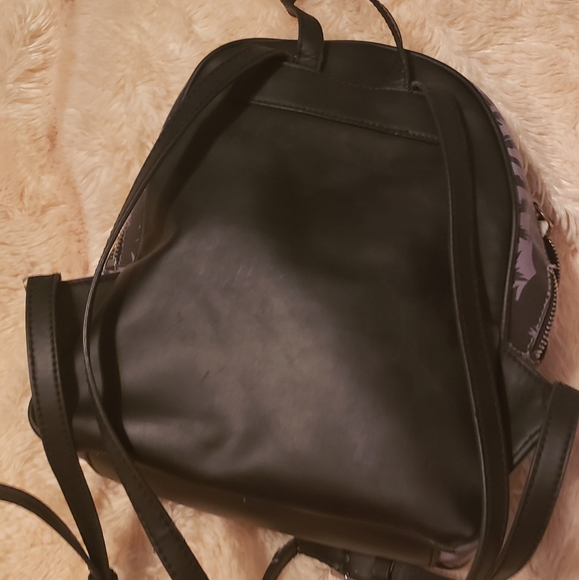 Guess small back pack - Picture 5 of 8